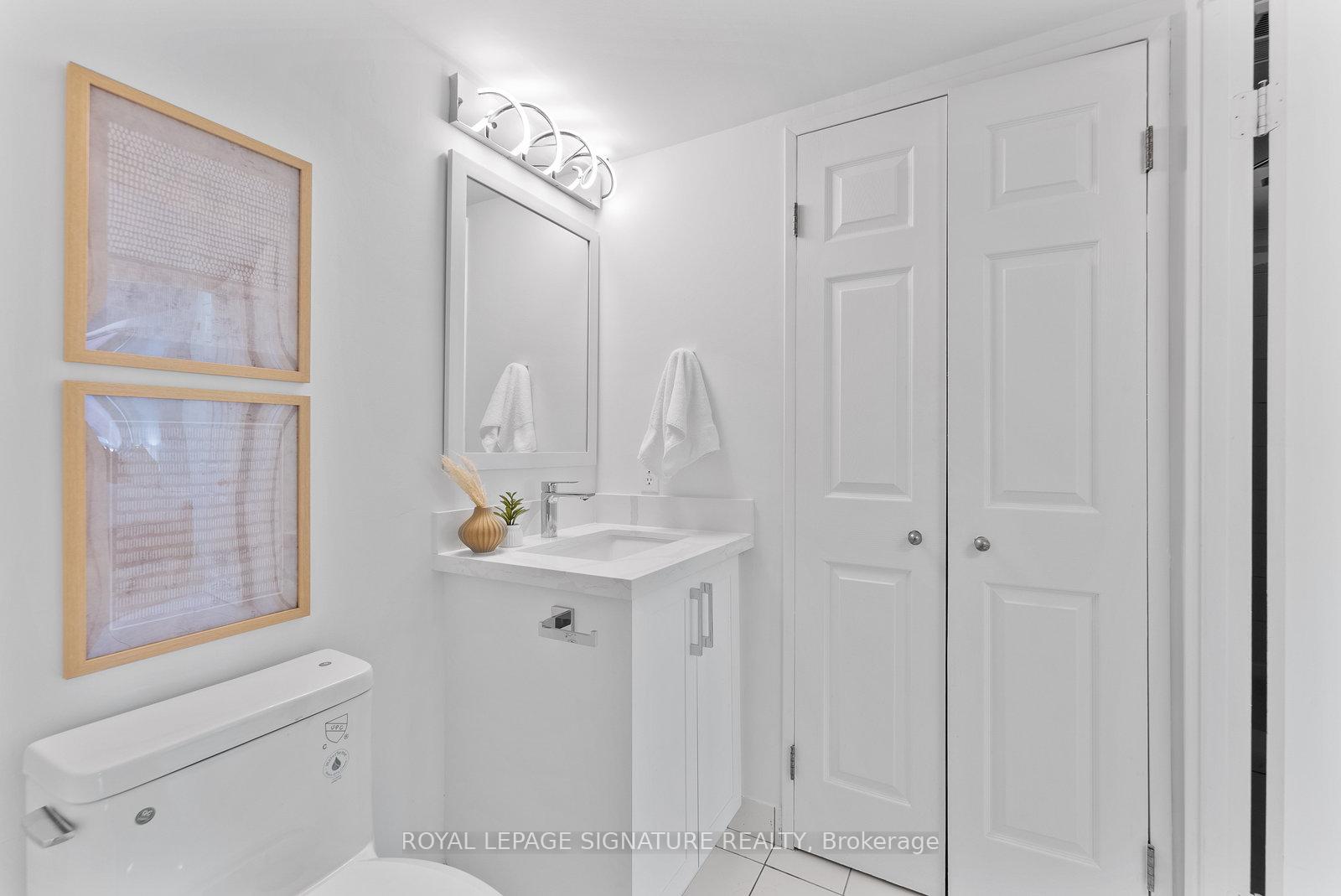 2 Bedrooms Condo at 24 Wellesley, Toronto For sale
