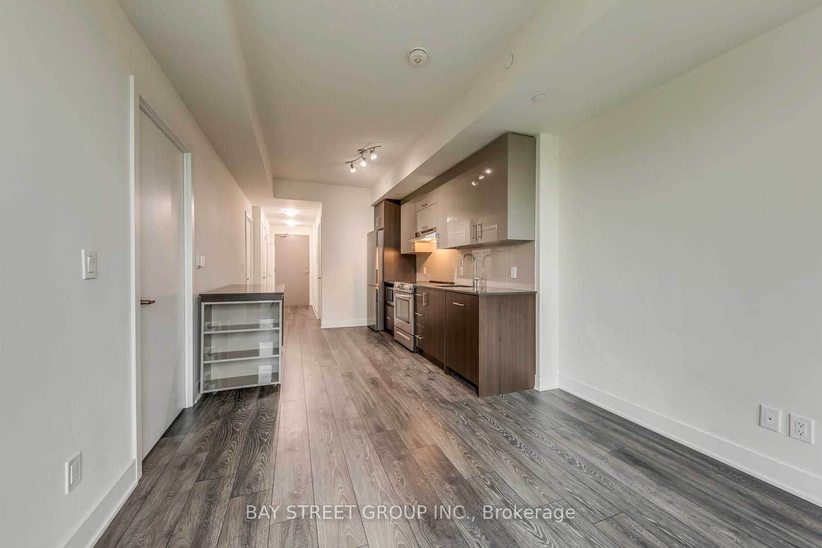 2 Bedrooms Condo at 188 Fairview Mall, Toronto For sale
