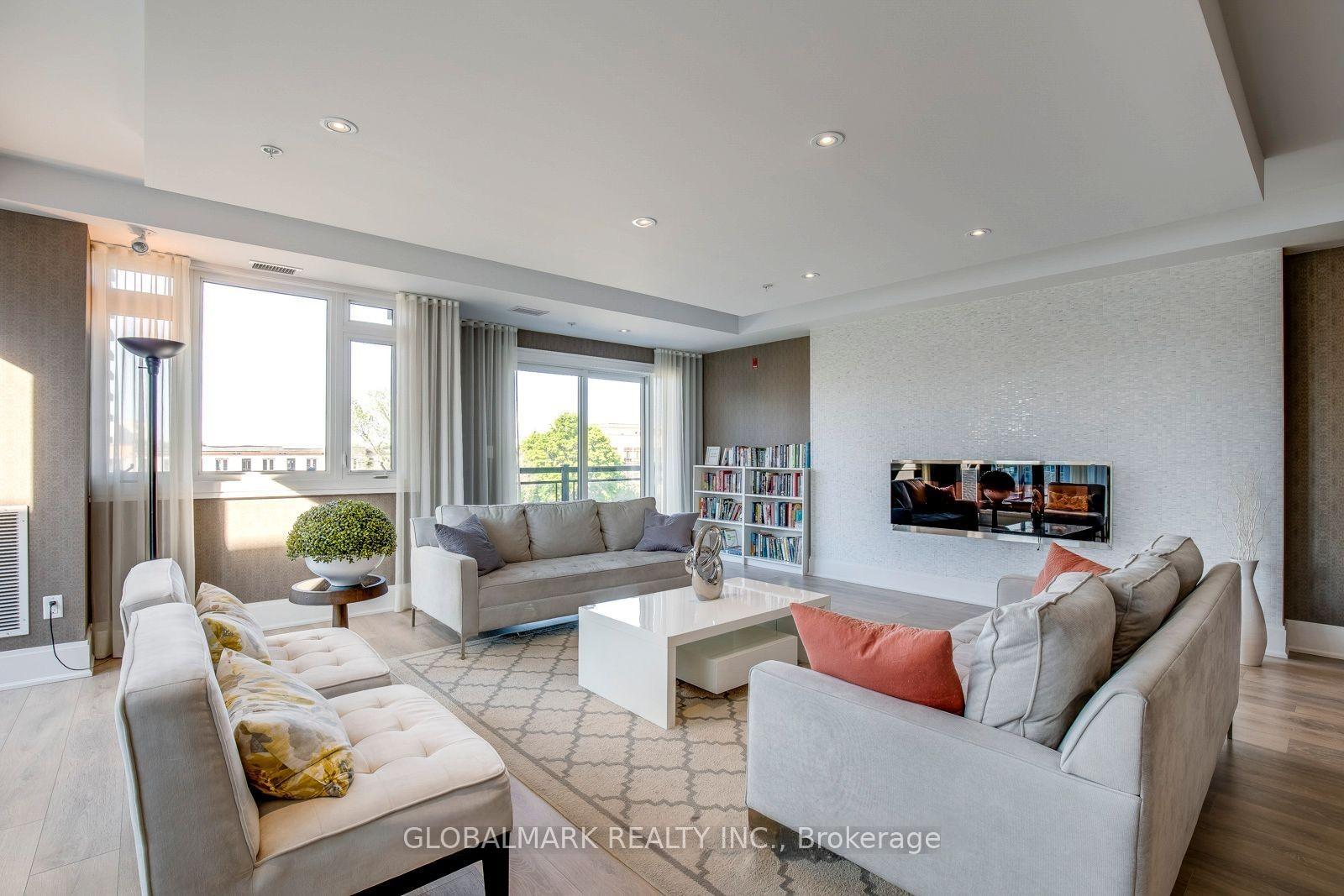 2 Bedrooms Condo at 128 Garden, Oakville For sale
