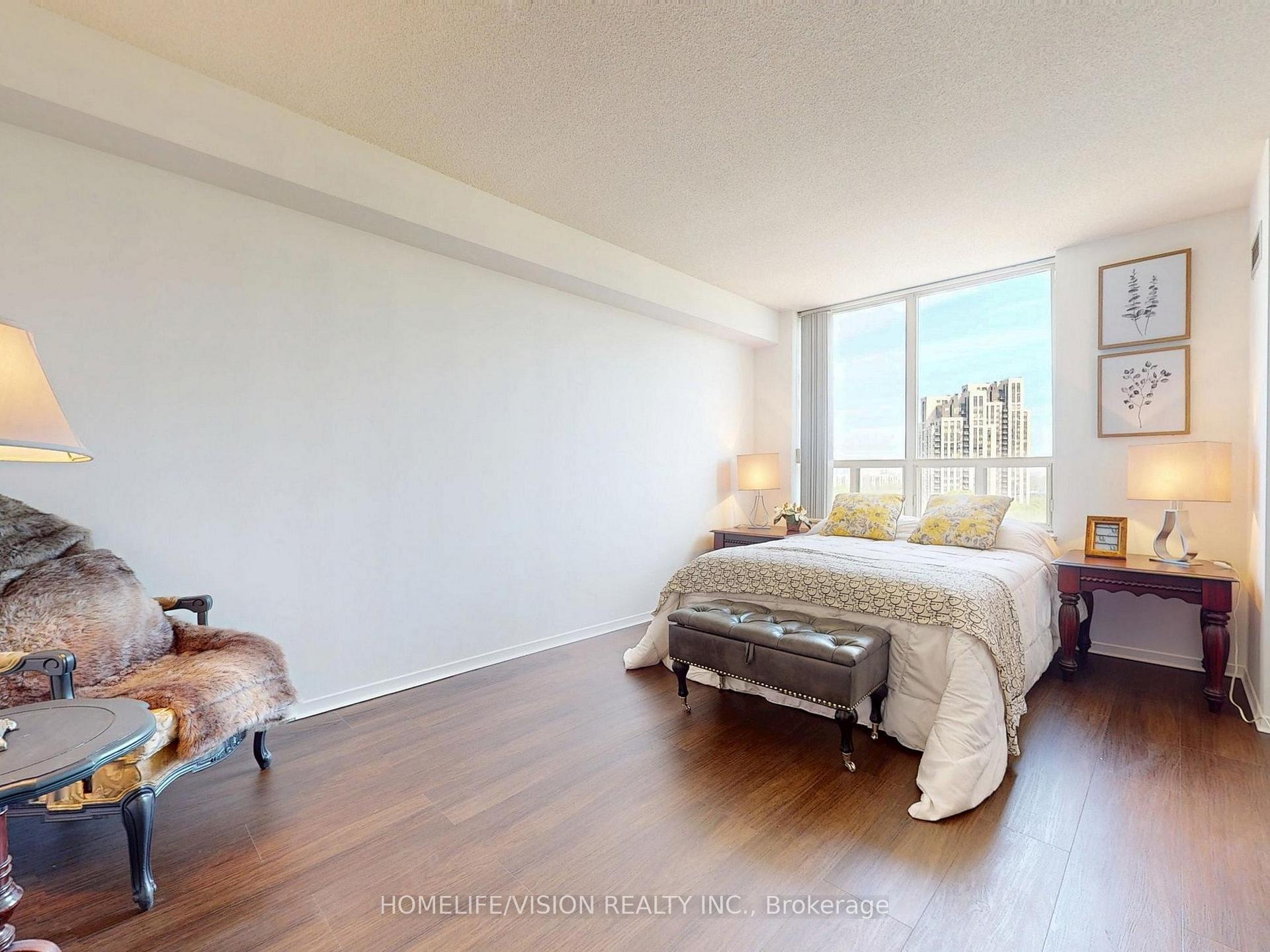 3 Bedrooms Condo at 205 Wynford, Toronto For sale