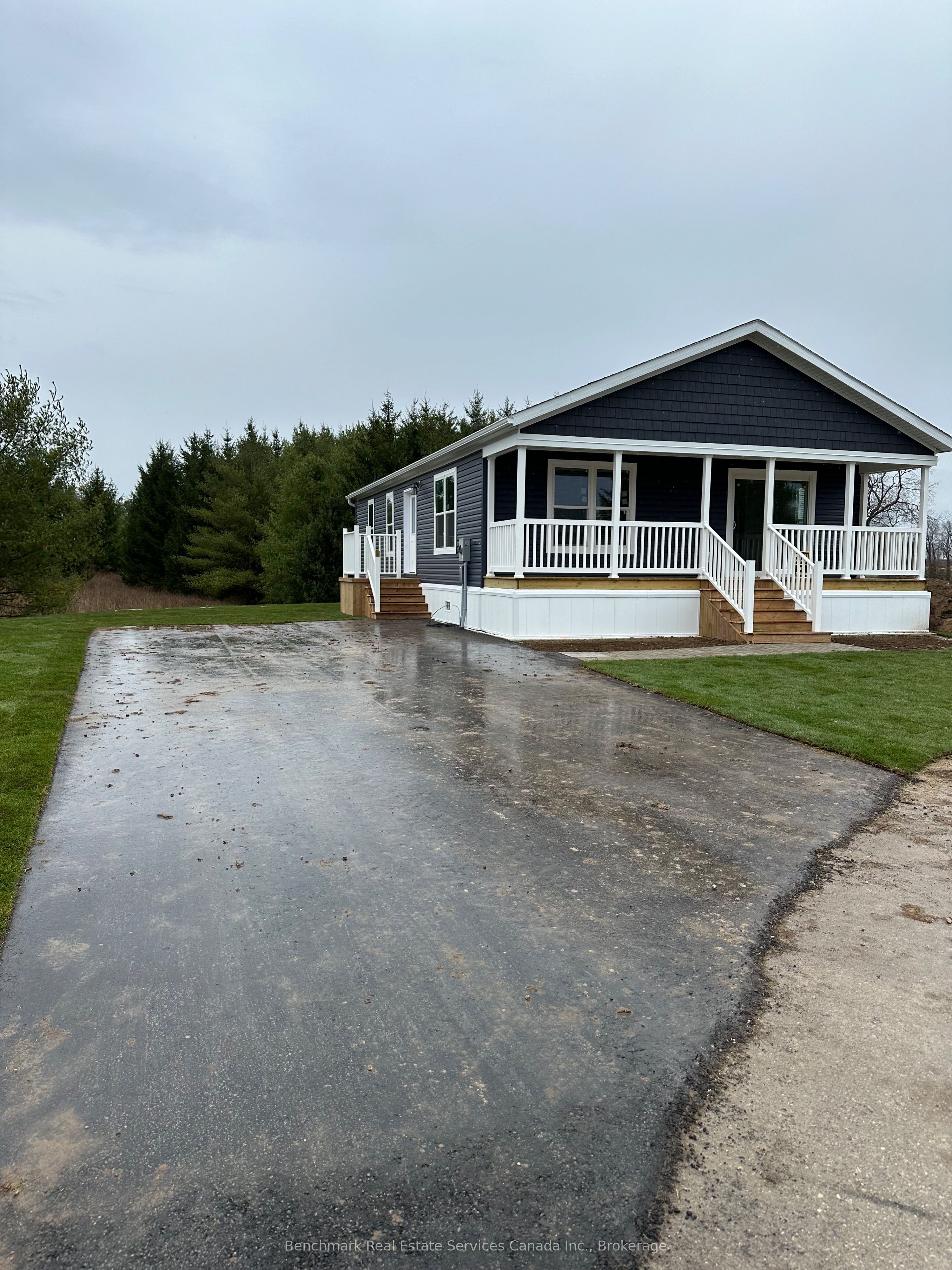 210 Spruce Drive, West Grey, ON N4N 3B8