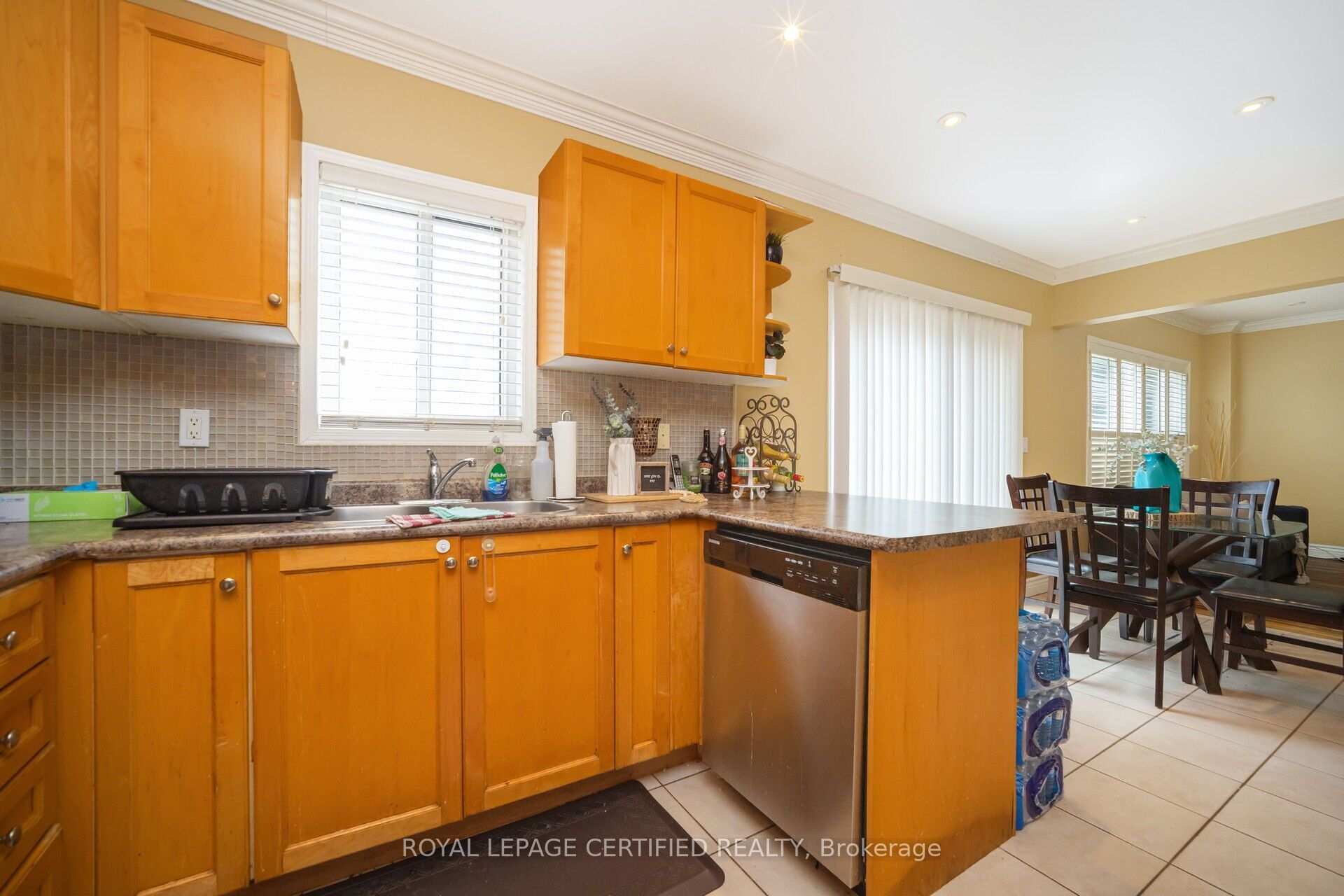 12 Sunnybrook Crescent