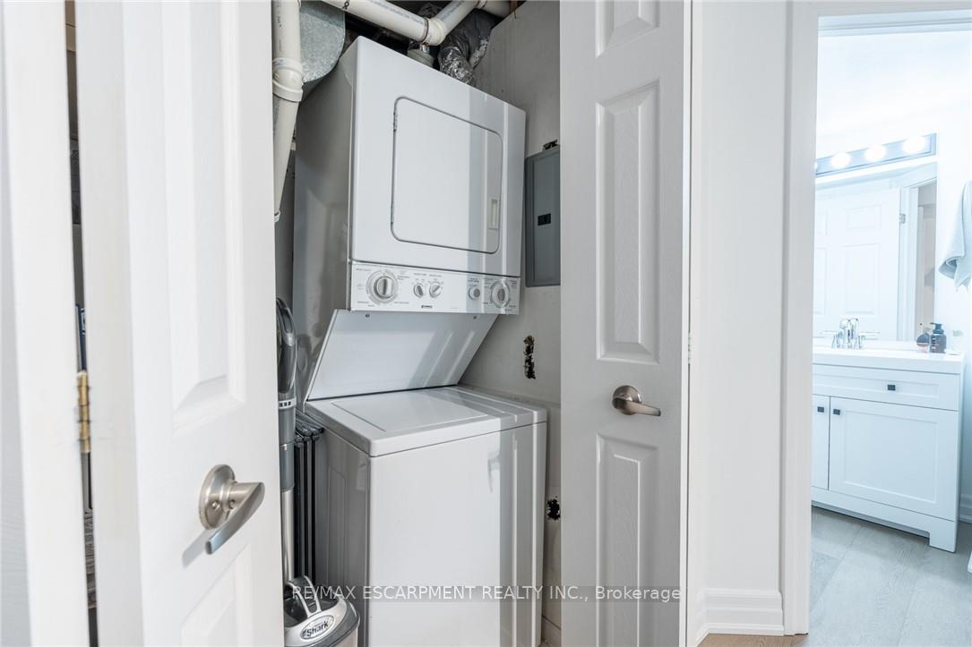 1 Bedroom Condo at 2010 Cleaver,  Burlington For sale