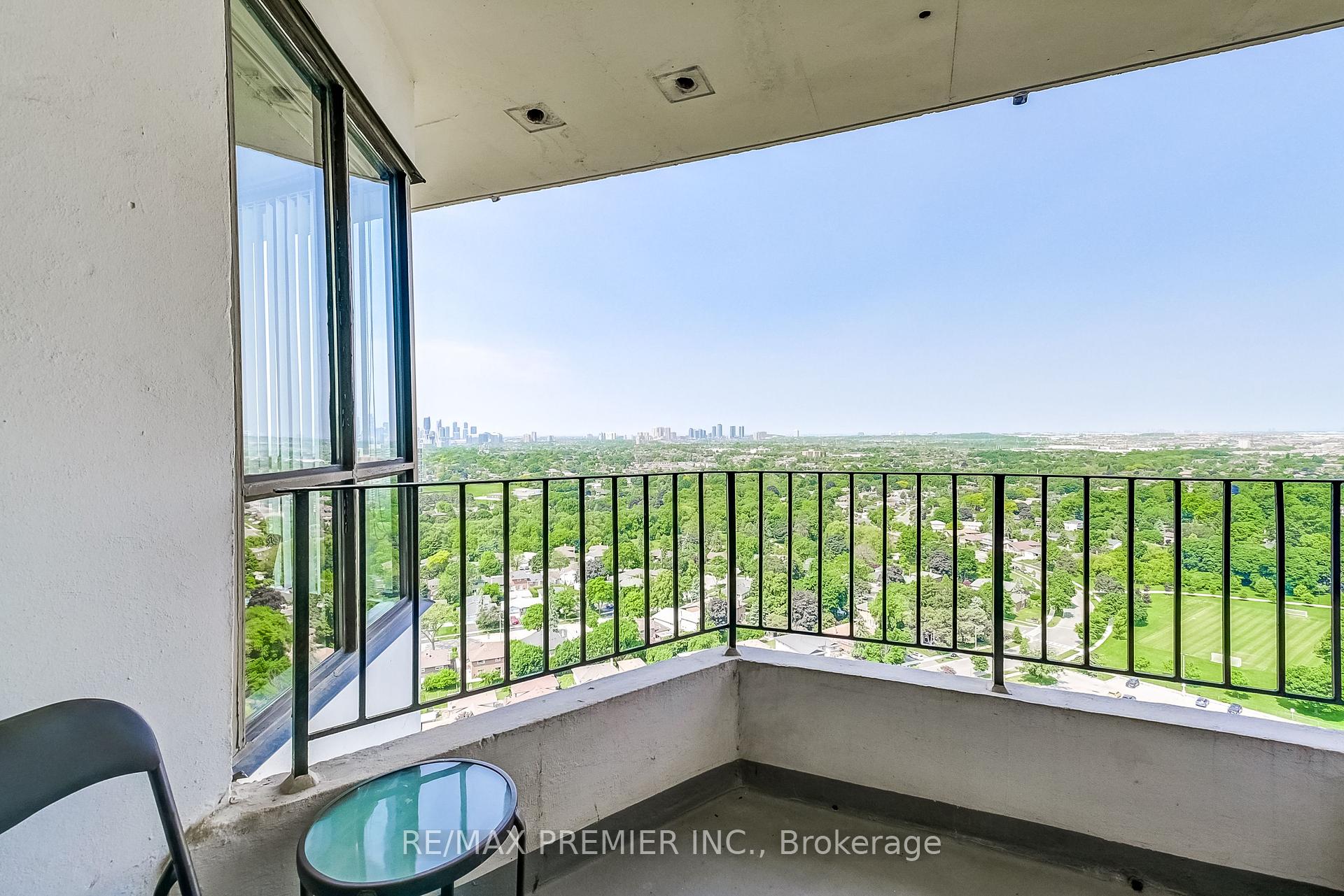 1 Bedroom Condo at 1333 Bloor, Mississauga For sale