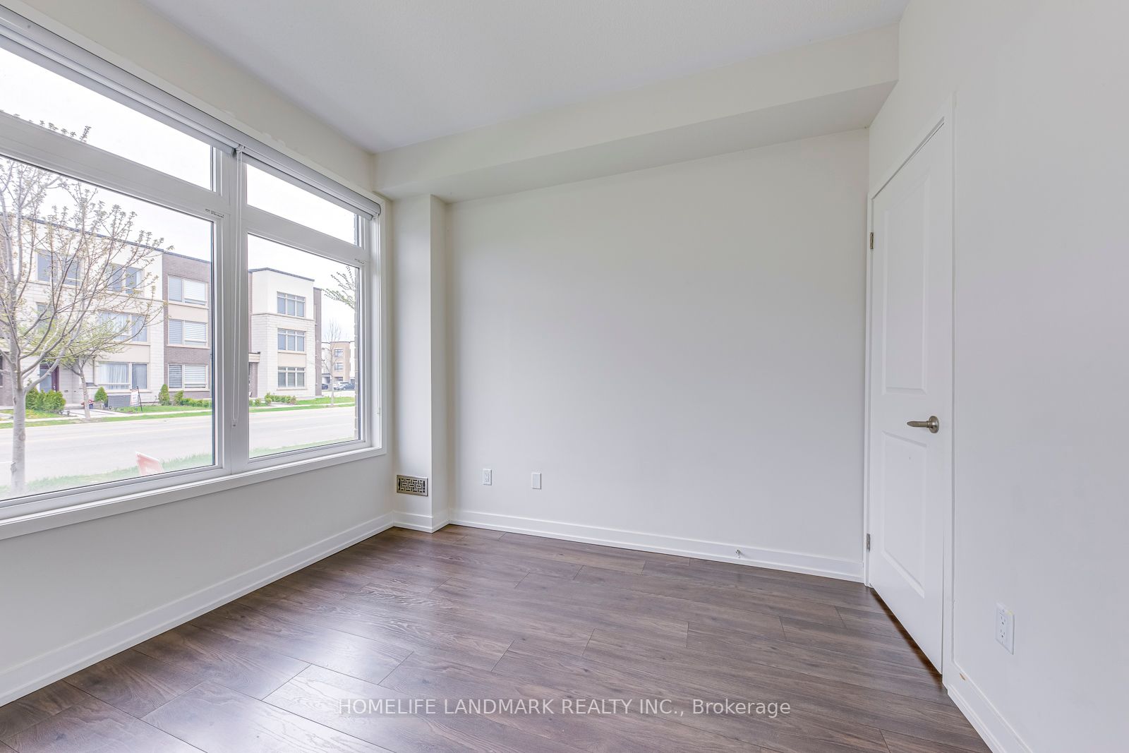 3098 Ernest Appelbe Boulevard