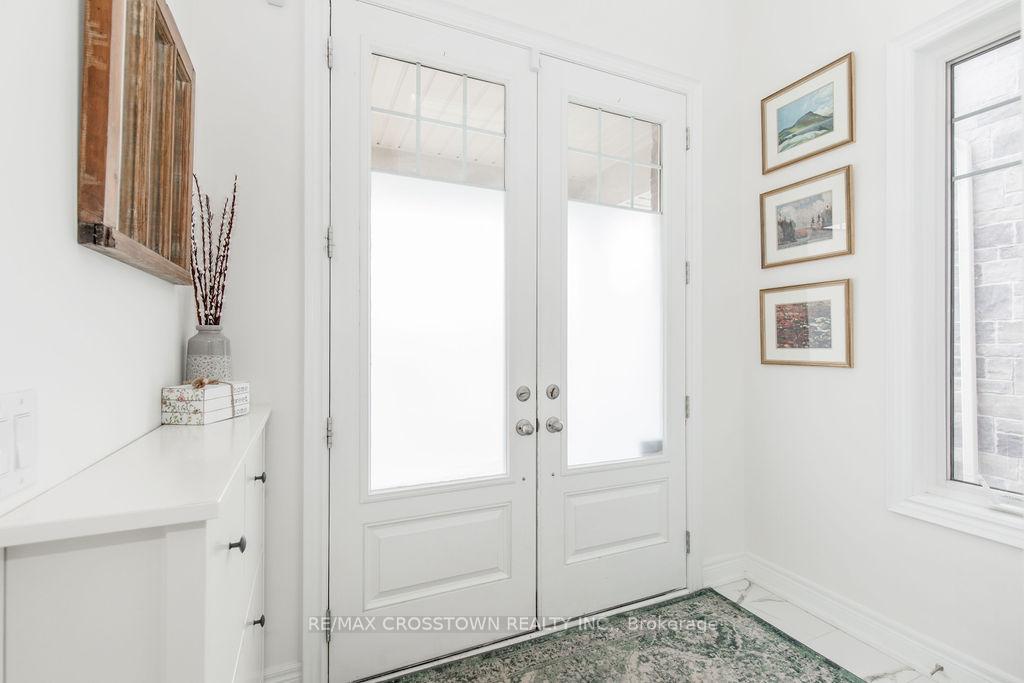17 Clear Spring Avenue, Georgina, ON L4P 0H7