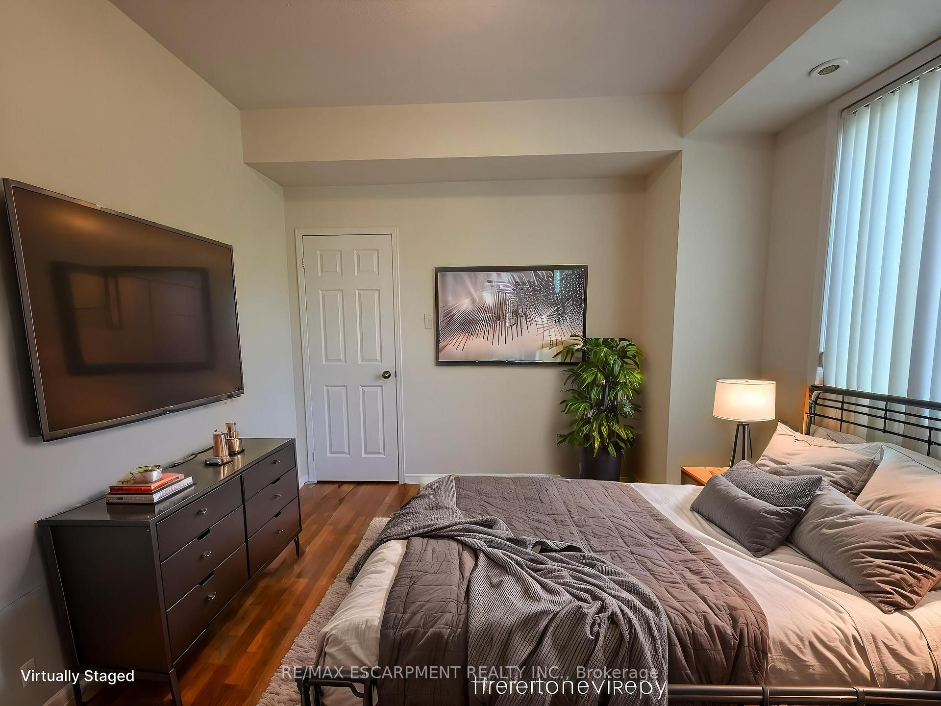 1 Bedroom Condo at 5055 Oscar Peterson, Mississauga For sale
