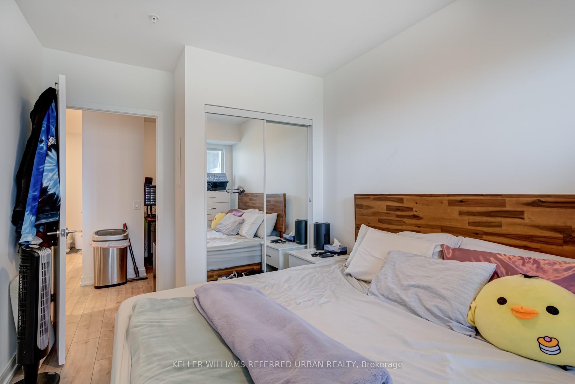 2 Bedrooms Condo at 30 Samuel Wood, Toronto For sale