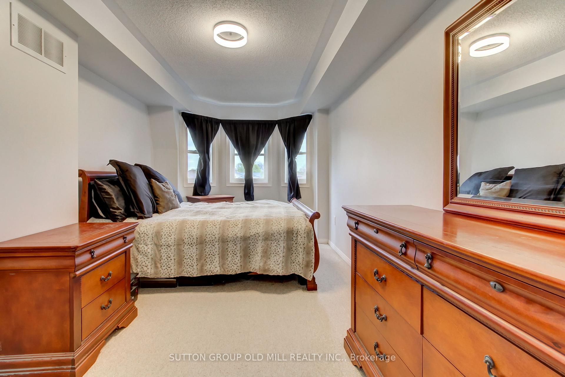 3 Bedrooms Condo at 760 Lawrence,  Toronto For sale