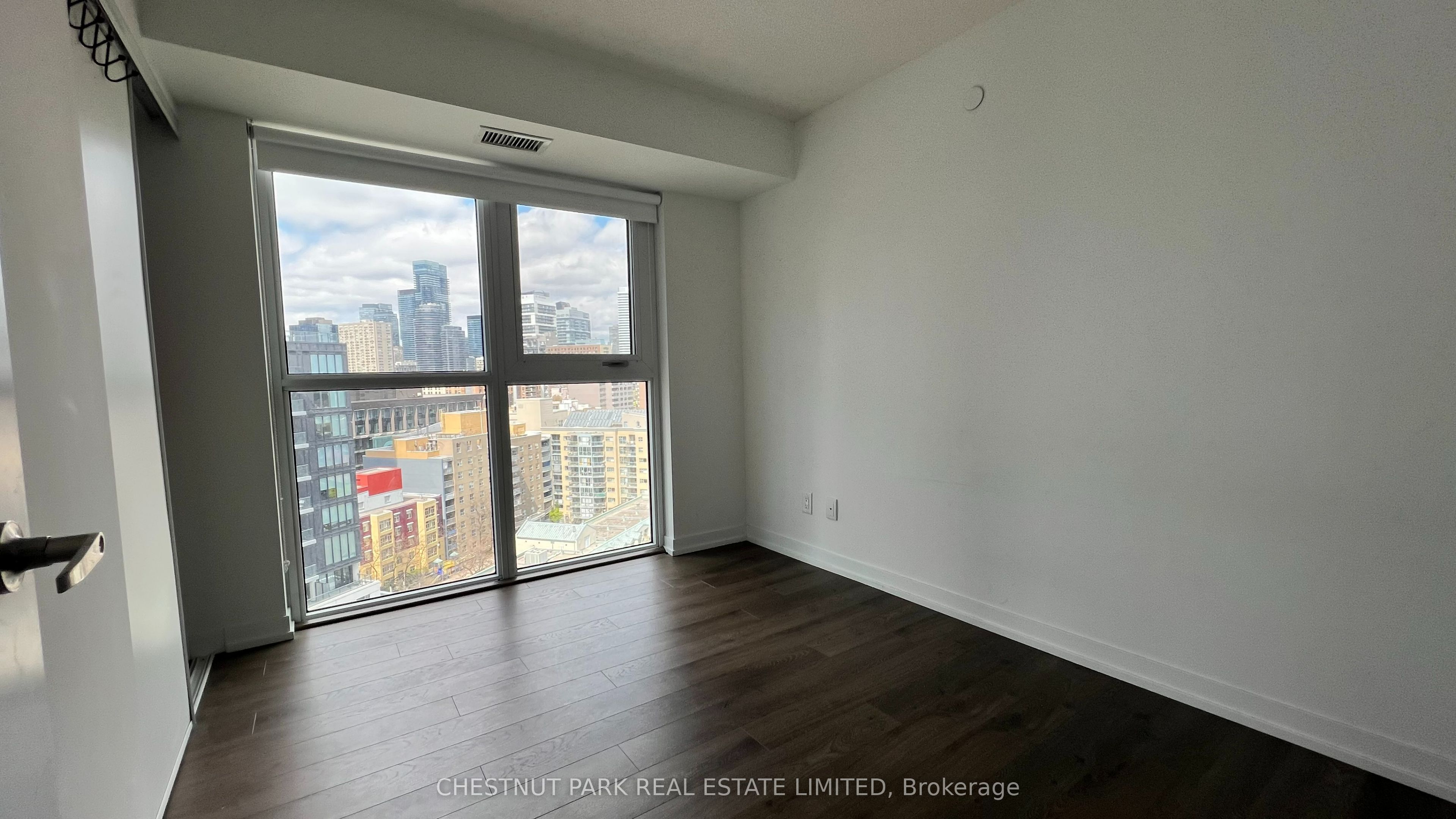 219 Dundas Street E, #2007