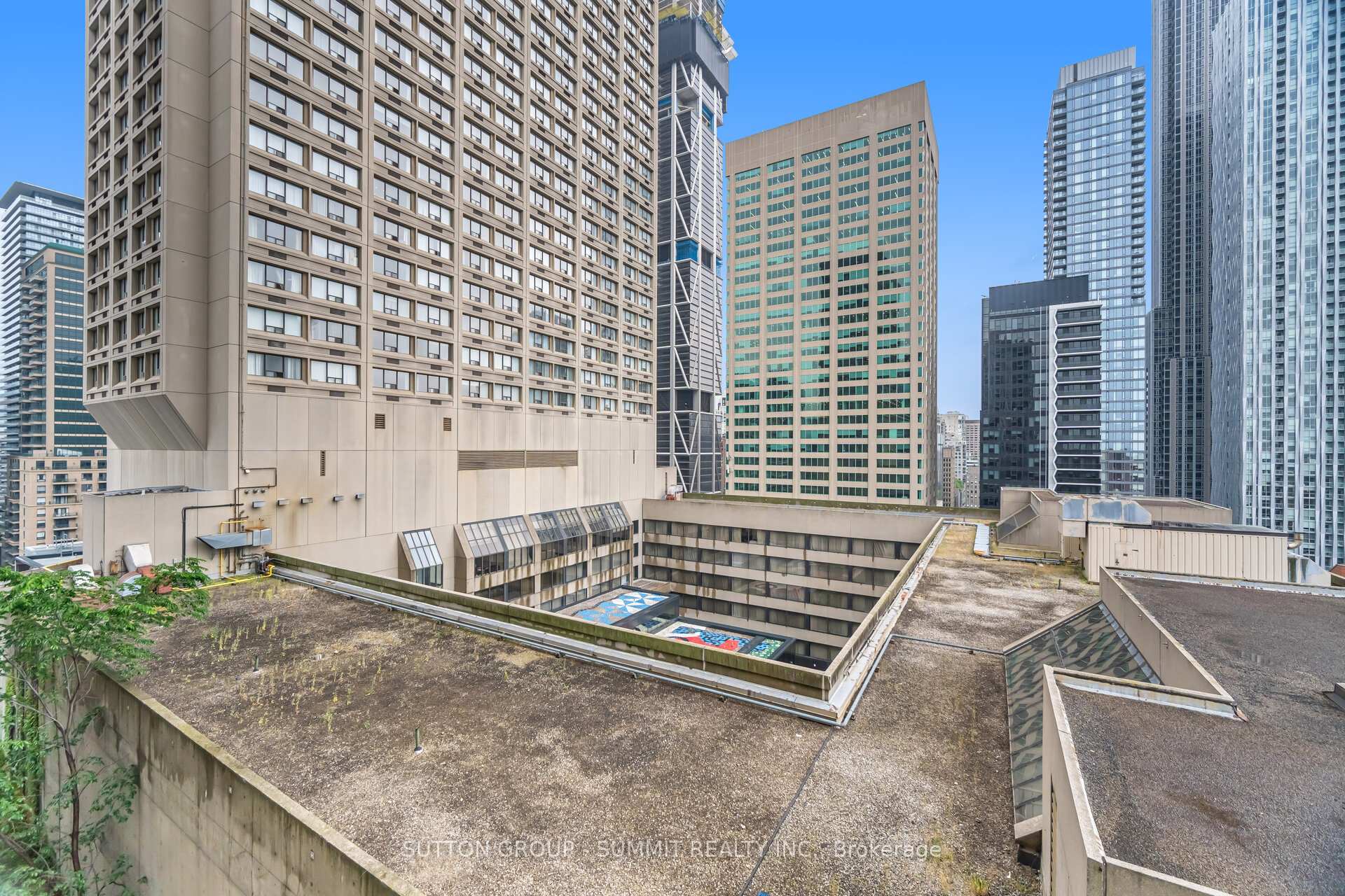 2 Bedrooms Condo at 8 Park, Toronto For sale
