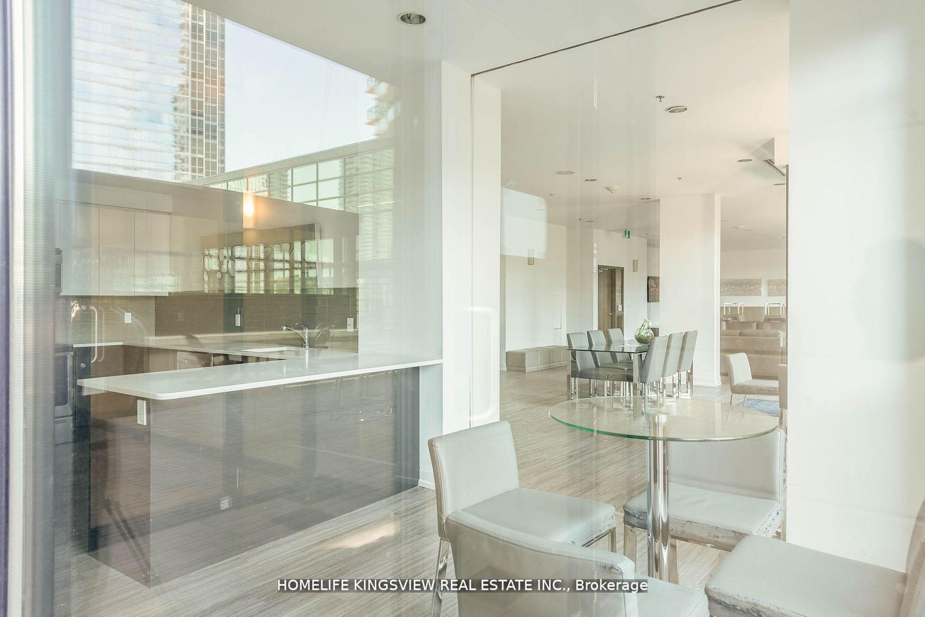 3 Bedrooms Condo at 2910 Highway 7,  Vaughan For sale