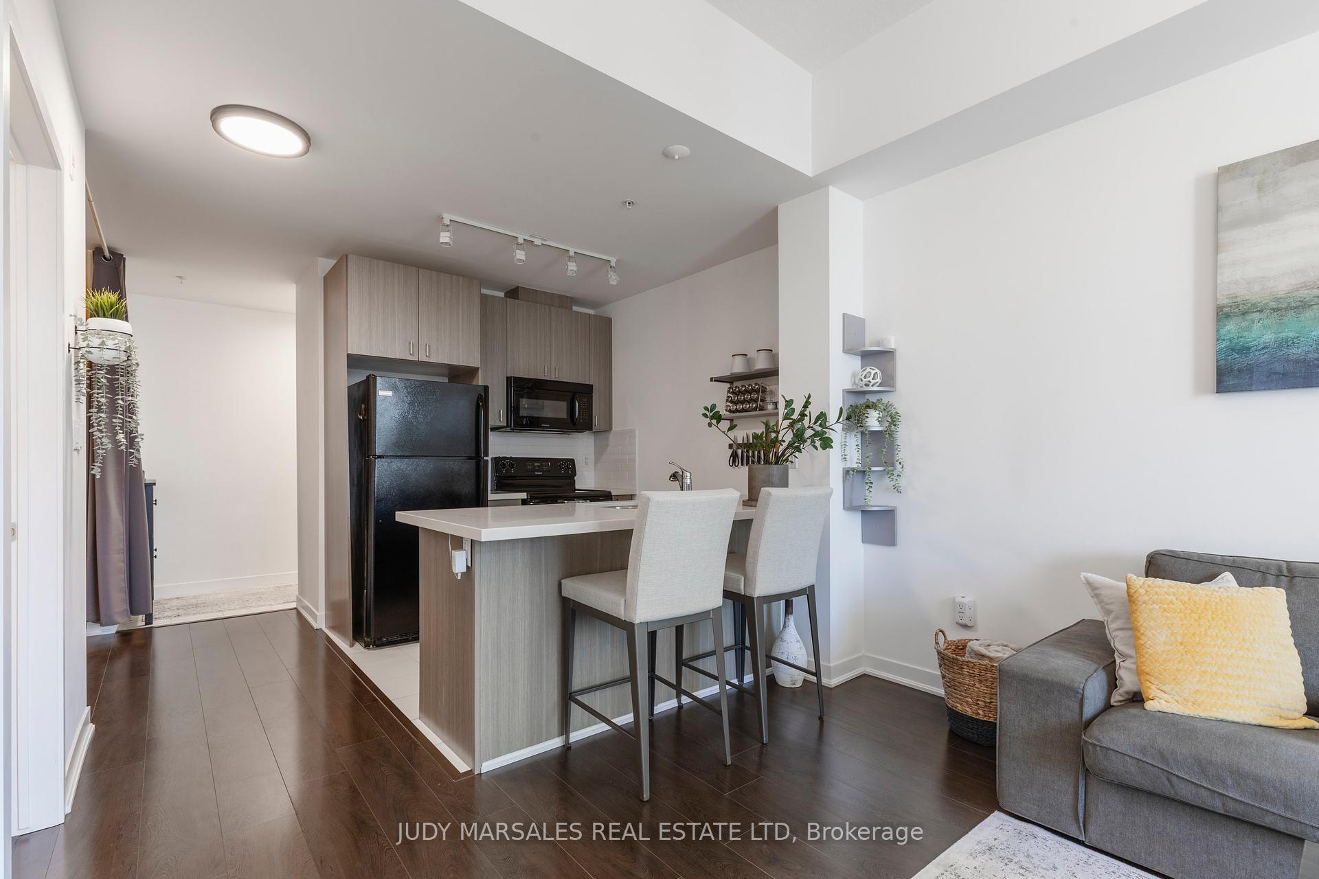 1 Bedroom Condo at 85 Robinson, Hamilton For sale