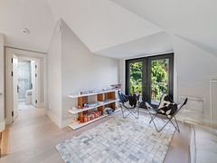 6 Hillholm Road