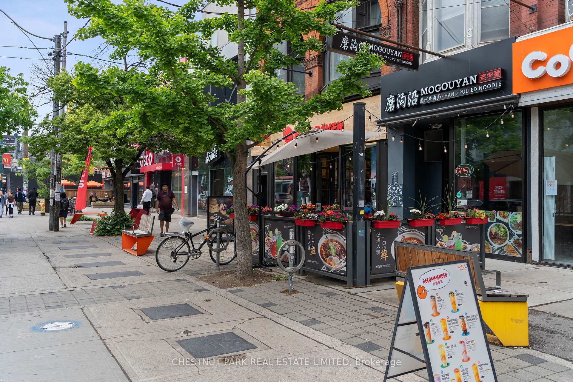 3 Bedrooms Condo at 11 Soho, Toronto For sale