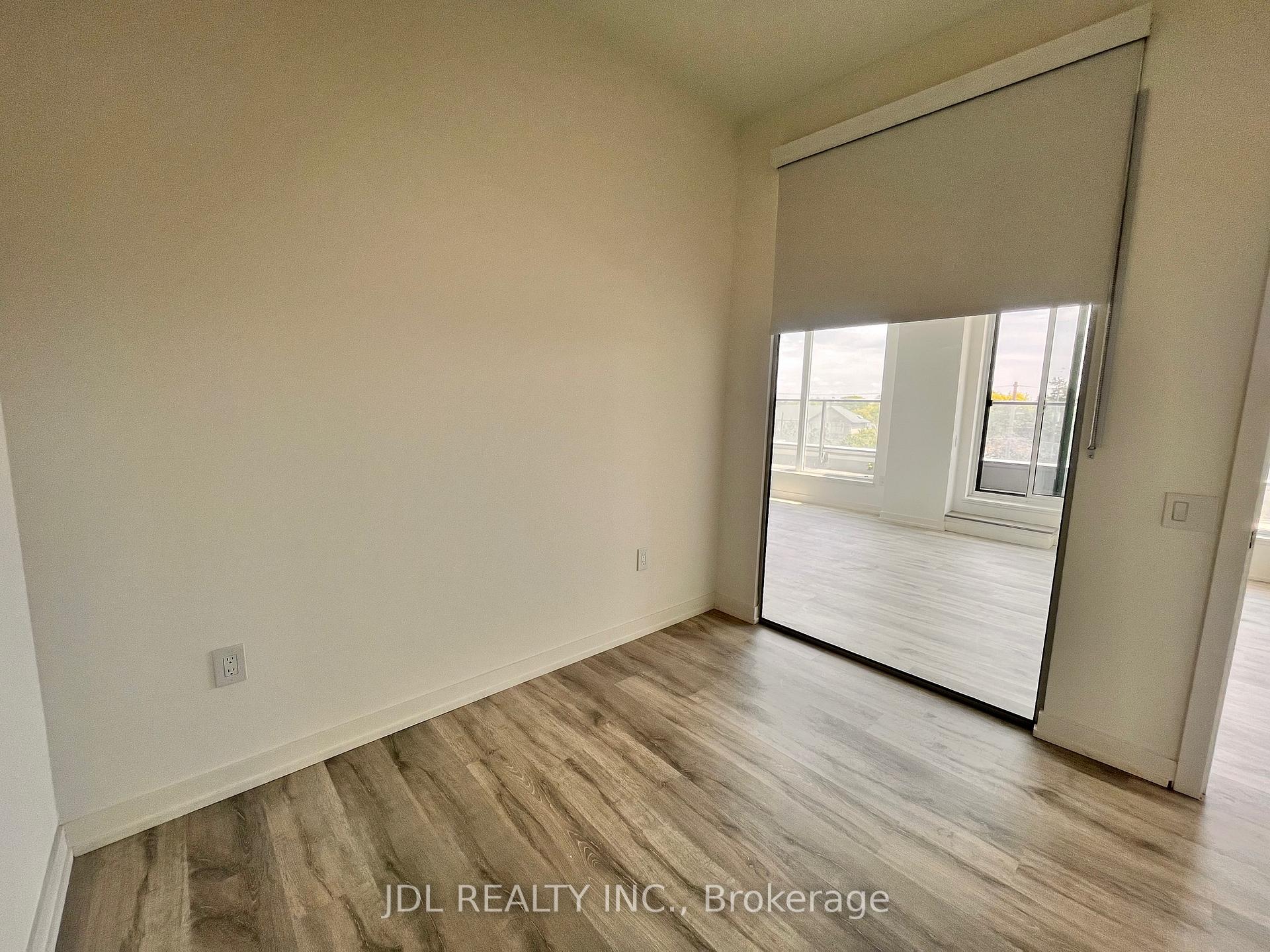 3 Bedrooms Condo at 7 Golden Lion, Toronto For sale