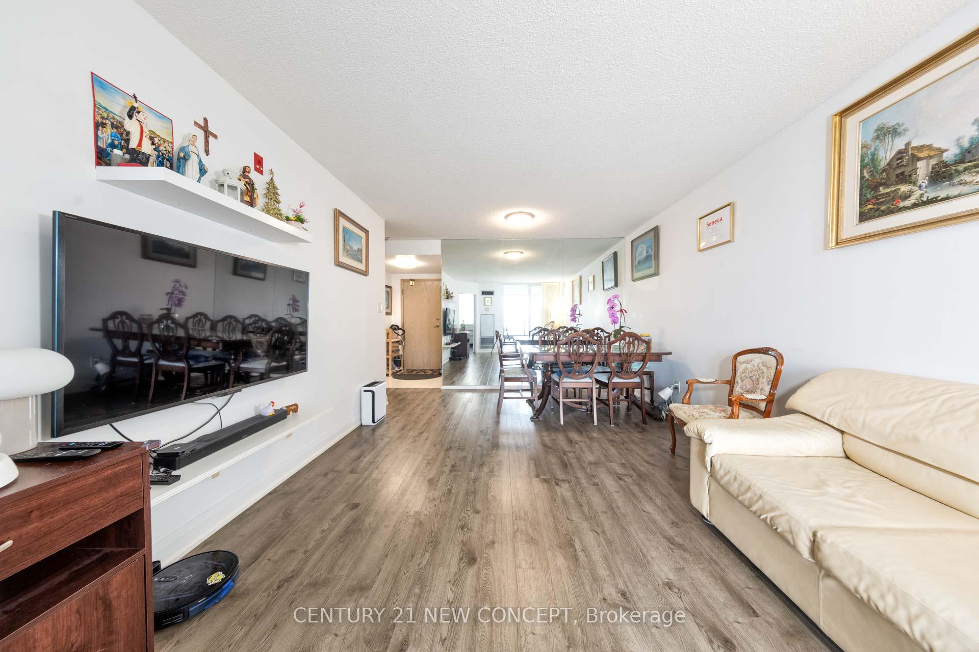 2 Bedrooms Condo at 22 Southport, Toronto For sale