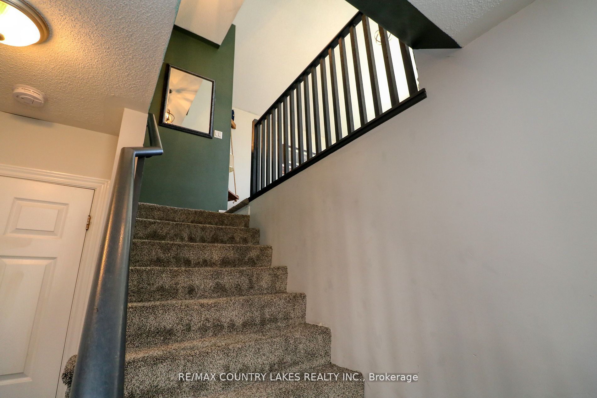 8 Fallingbrook Crescent