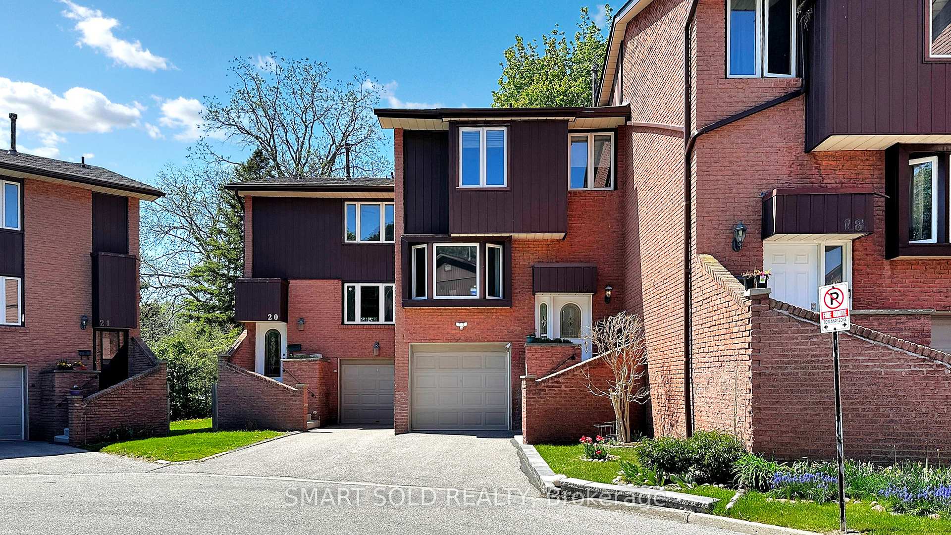 3 Bedrooms Condo at 2606 Midland, Toronto For sale