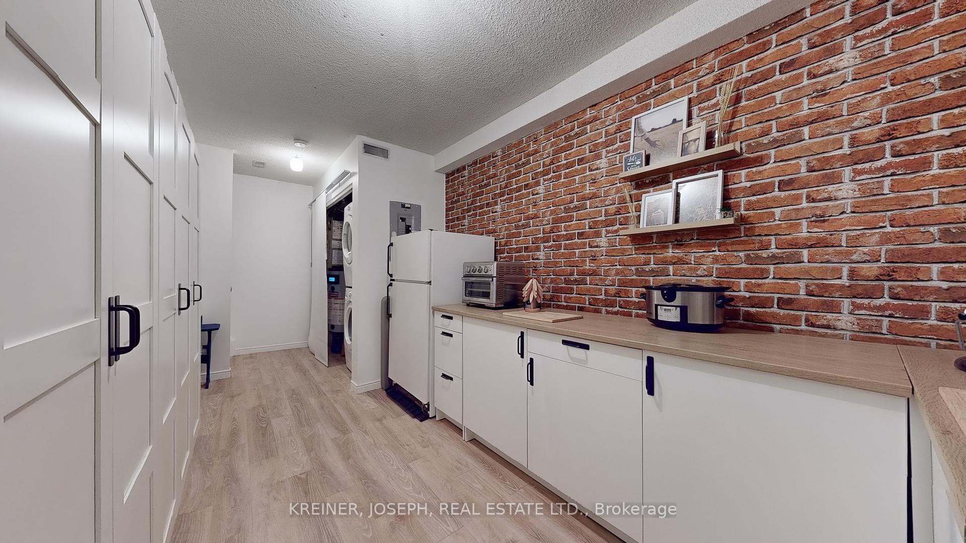 3 Bedrooms Condo at 900 Steeles,  Vaughan For sale