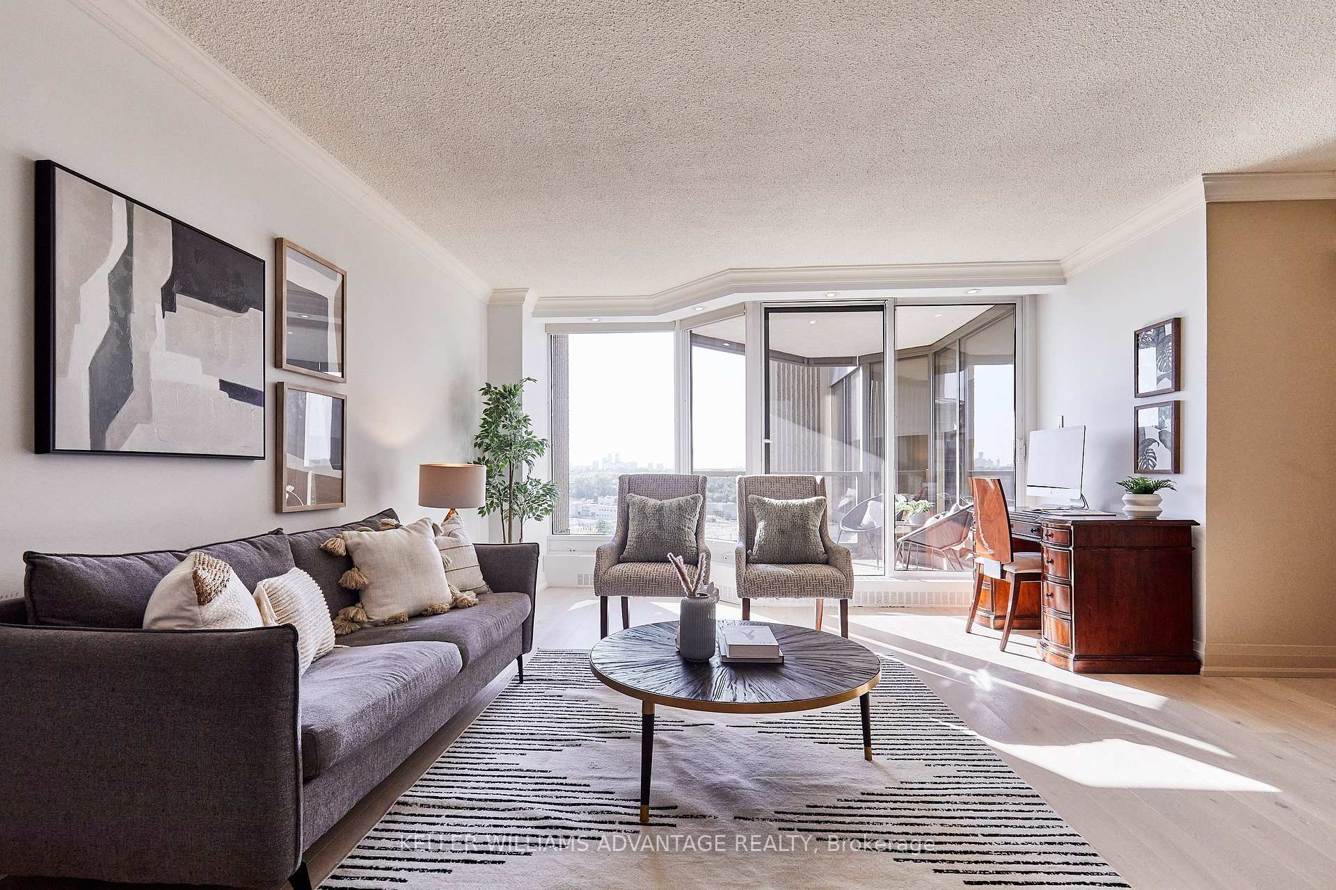 2 Bedrooms Condo at 2045 Lake Shore, Toronto For sale