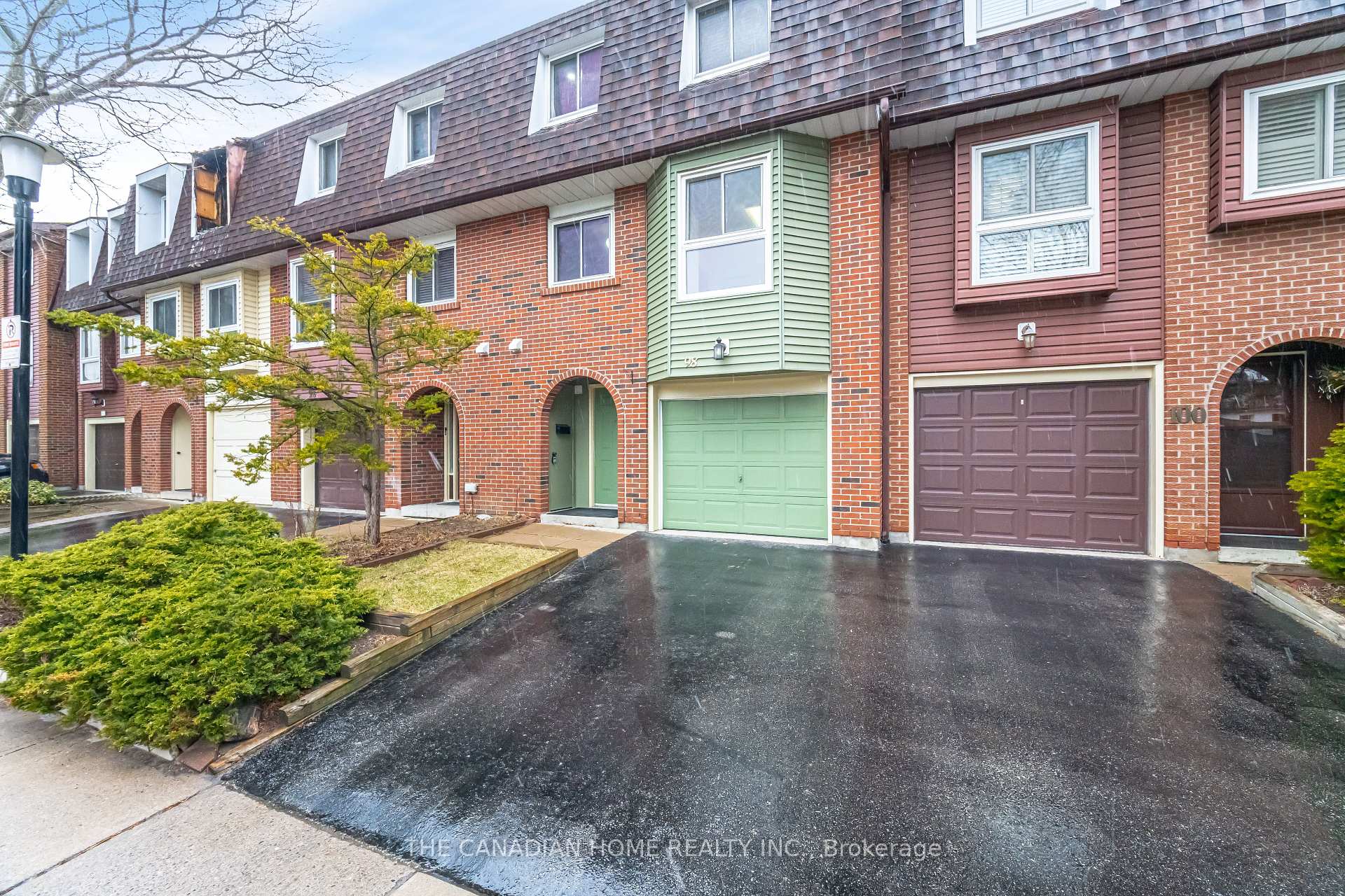 3 Bedrooms Condo at 4662 Kingston, Toronto For sale