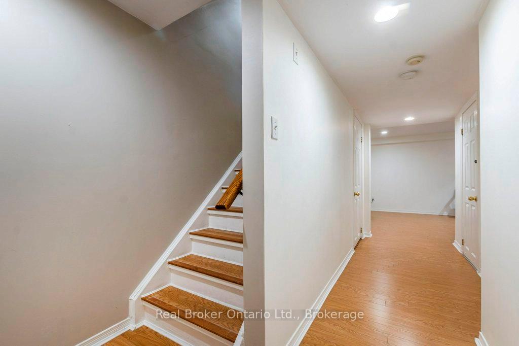 3 Bedrooms Condo at 610 Barton,  Hamilton For sale