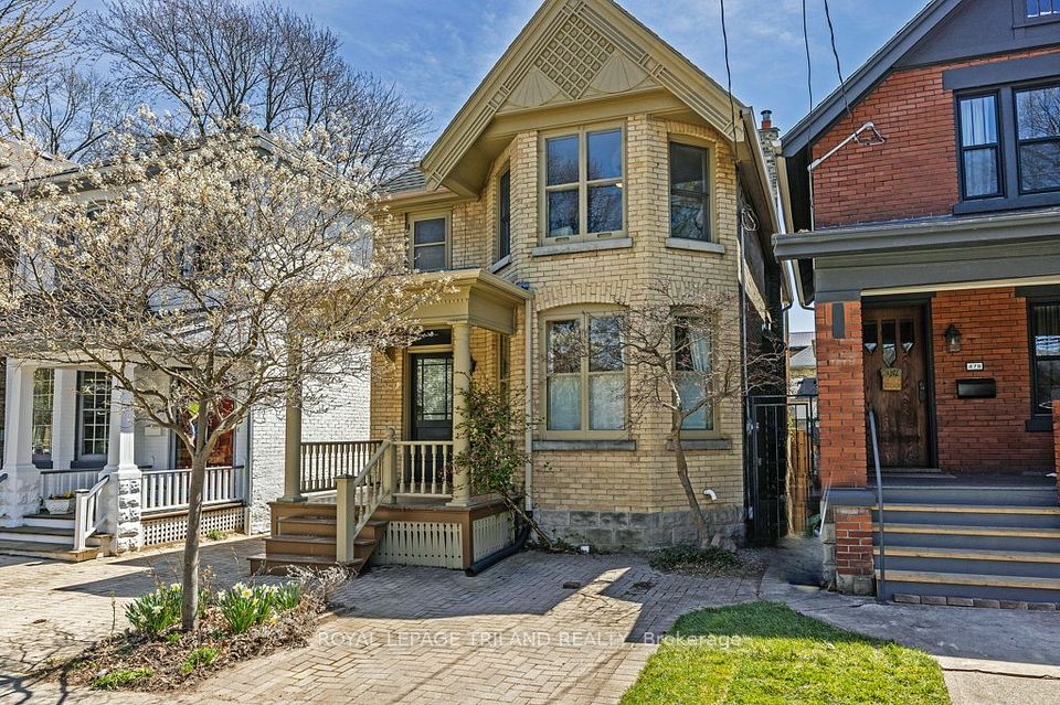 481 Dufferin