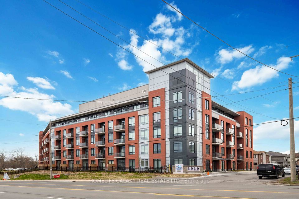 1010 Dundas