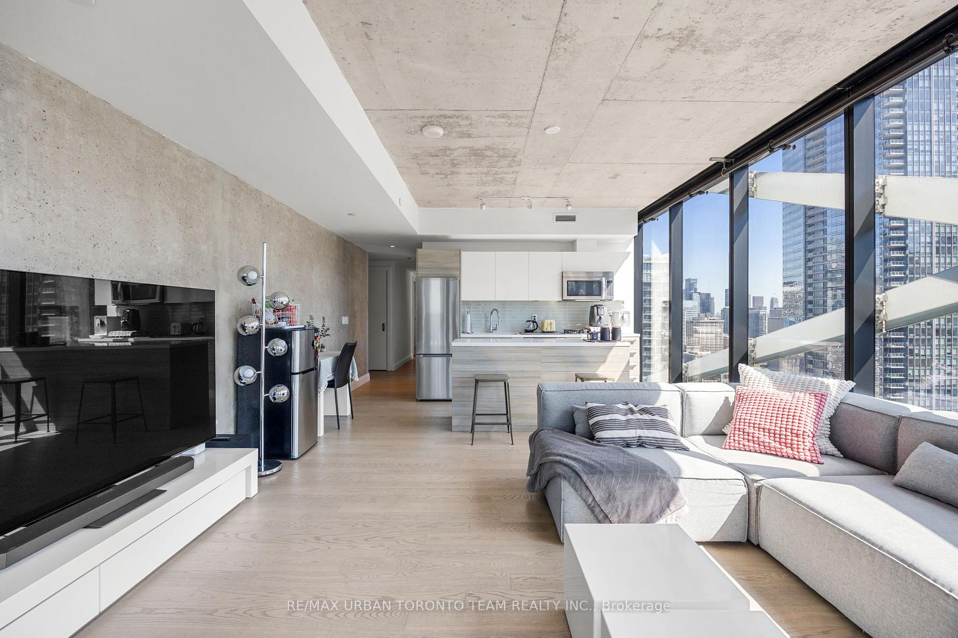 2 Bedrooms Condo at 224 King, Toronto For sale