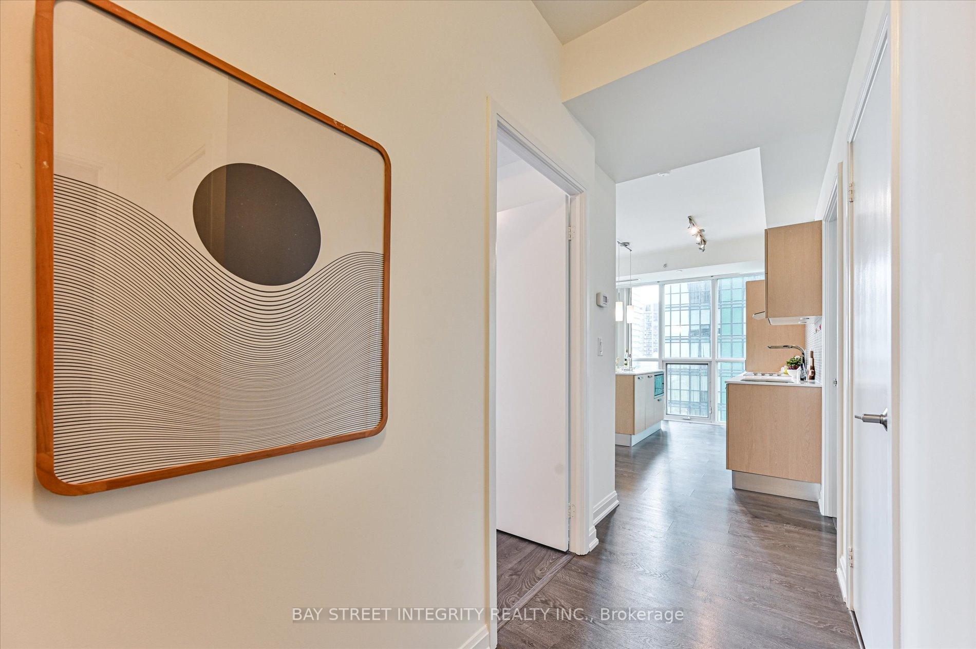 3 Bedrooms Condo at 11 Bogert, Toronto For sale