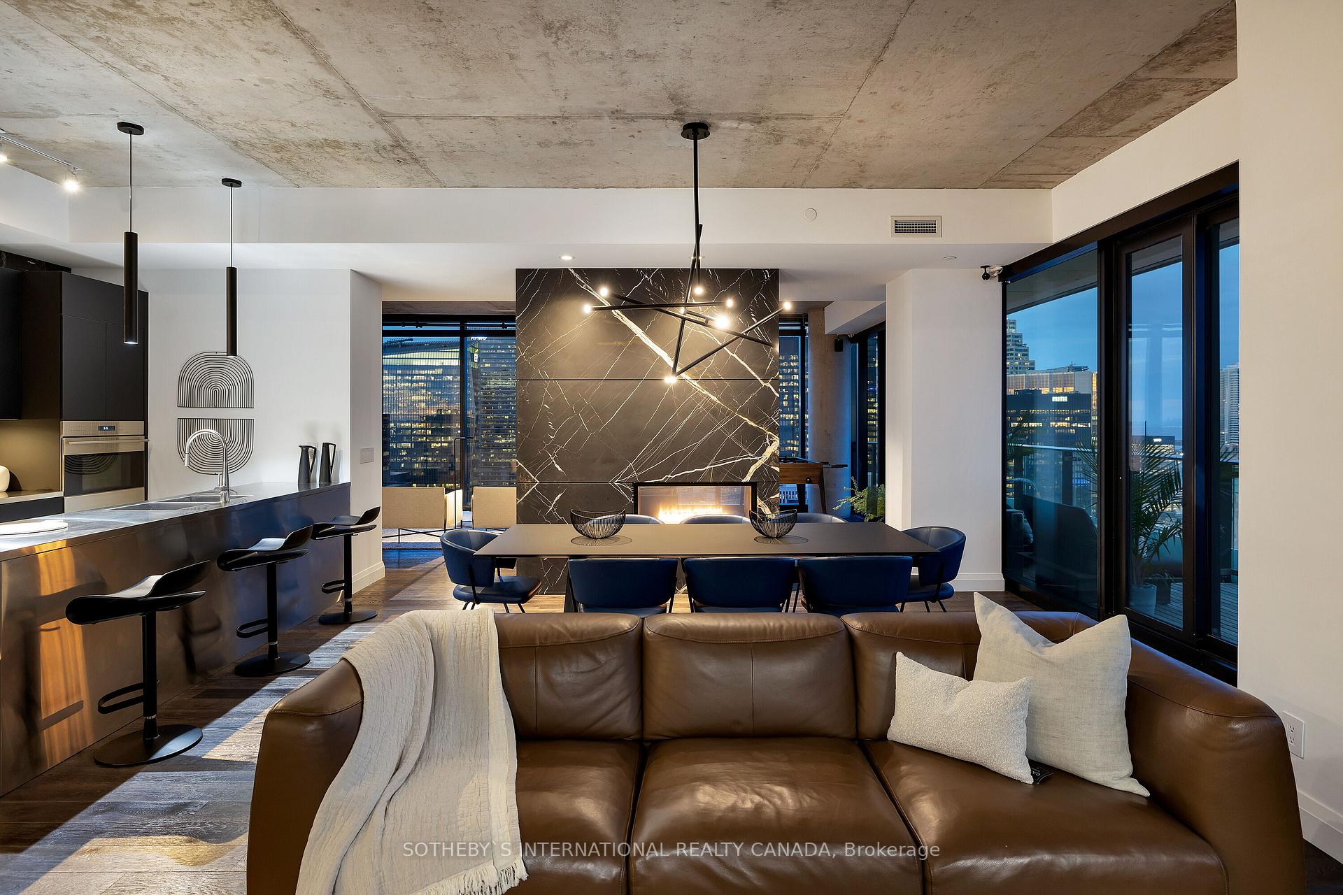 4 Bedrooms Condo at 224 King,  Toronto For sale
