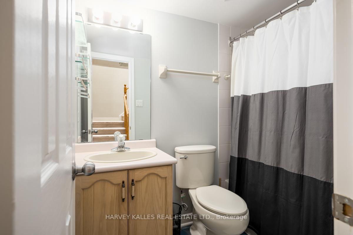 18 Clark Avenue W 64