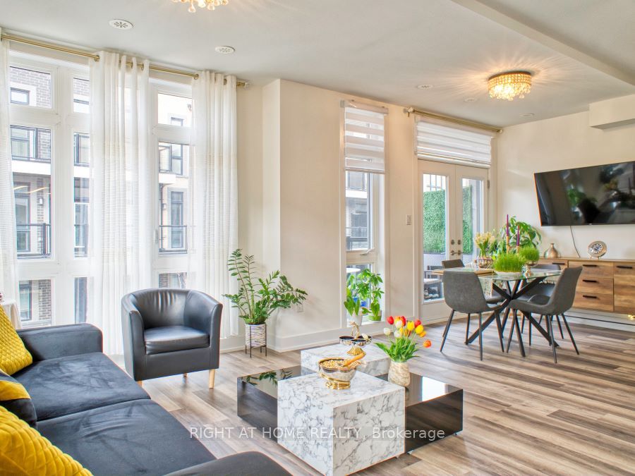 Family Room + Dinning Room