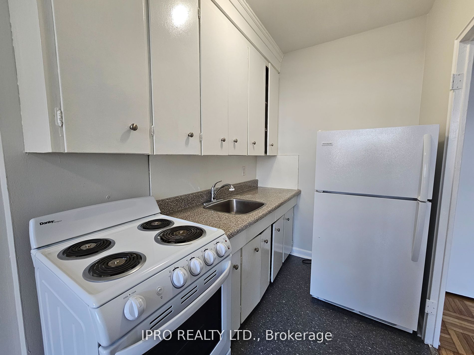 20 Cosburn Avenue, #101