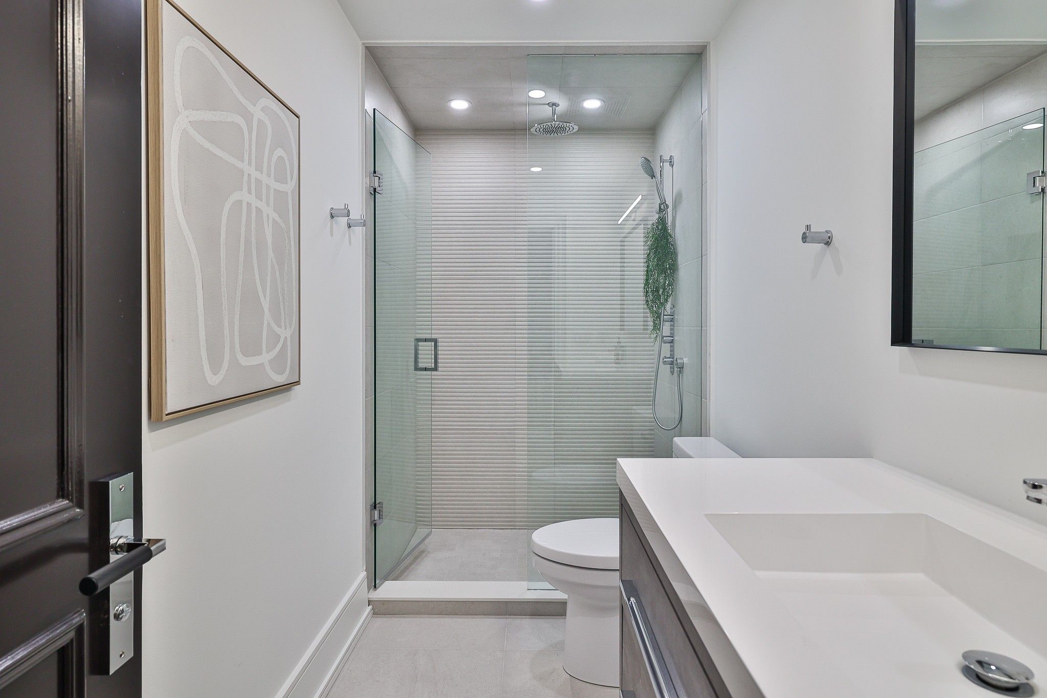 38 Avenue Road 111
