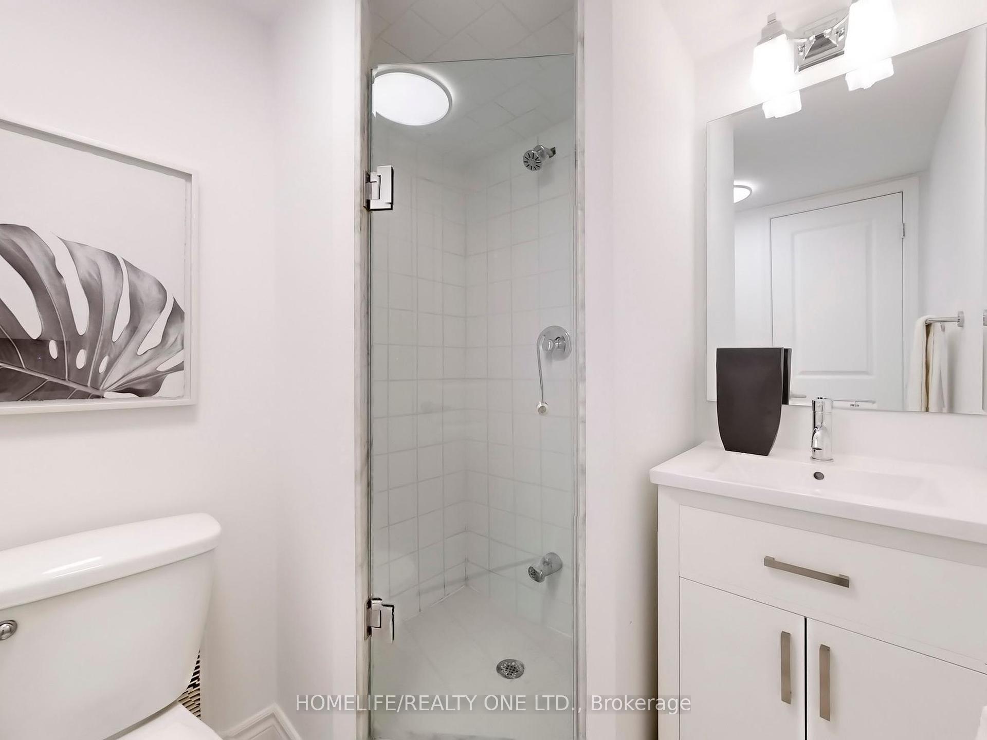 3 Bedrooms Condo at 21 Ruttan, Toronto For sale