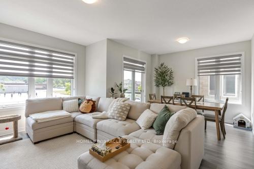 2 Bedrooms Condo at 40 Zinfendel, Hamilton For sale