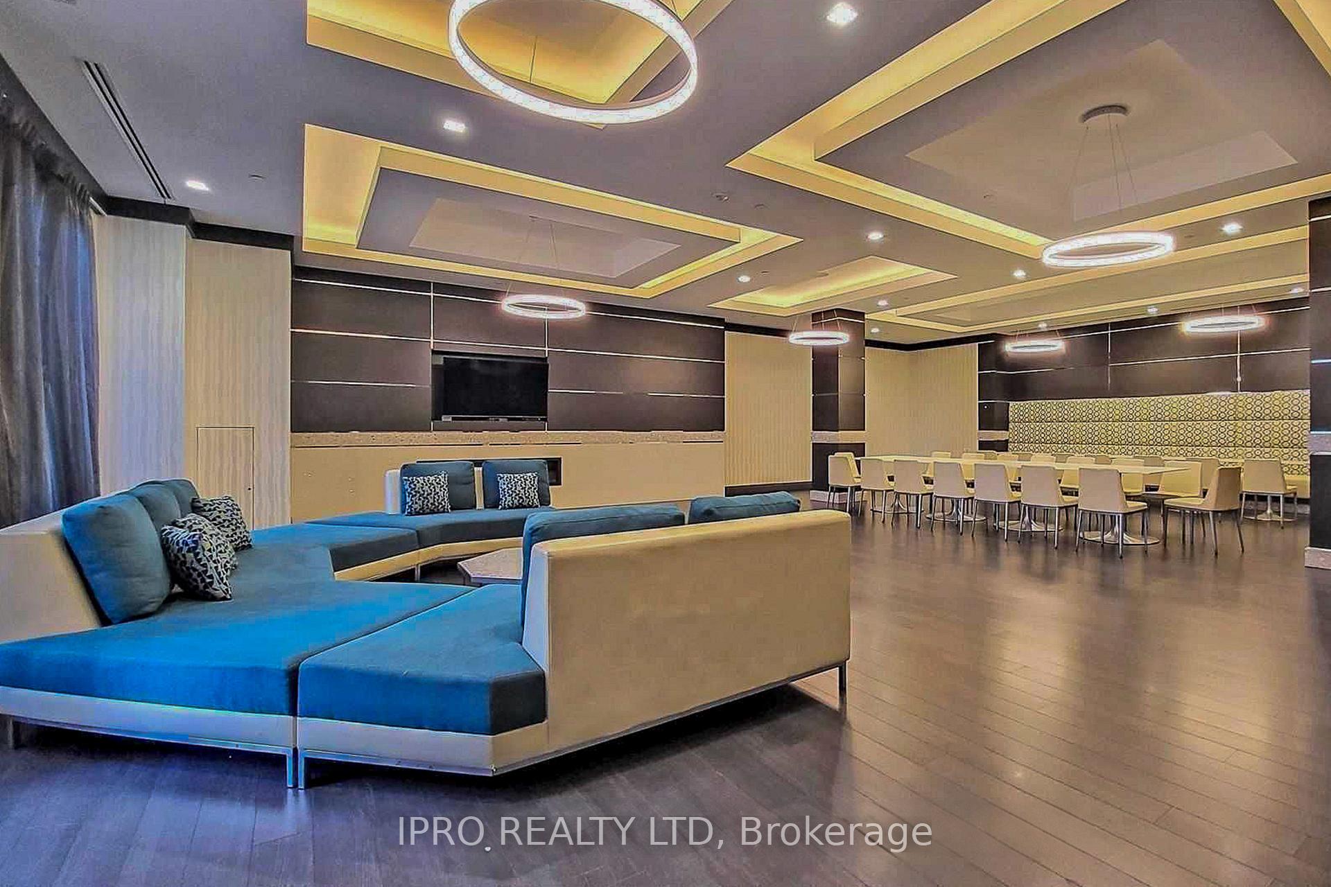 2 Bedrooms Condo at 3600 Hwy 7,  Vaughan For sale