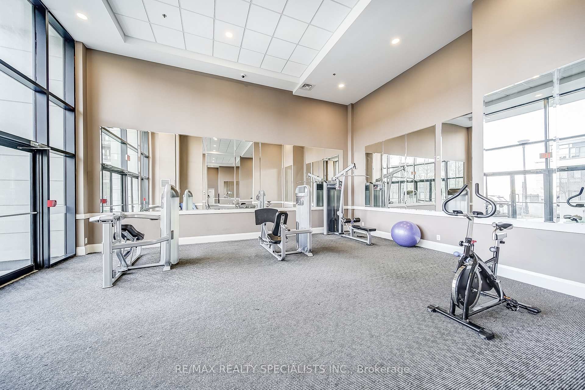 2 Bedrooms Condo at 24 Woodstream,  Vaughan For sale