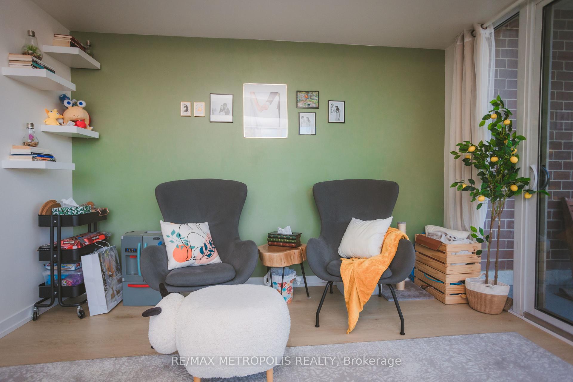 1 Bedroom Condo at 5101 Dundas,  Toronto For sale