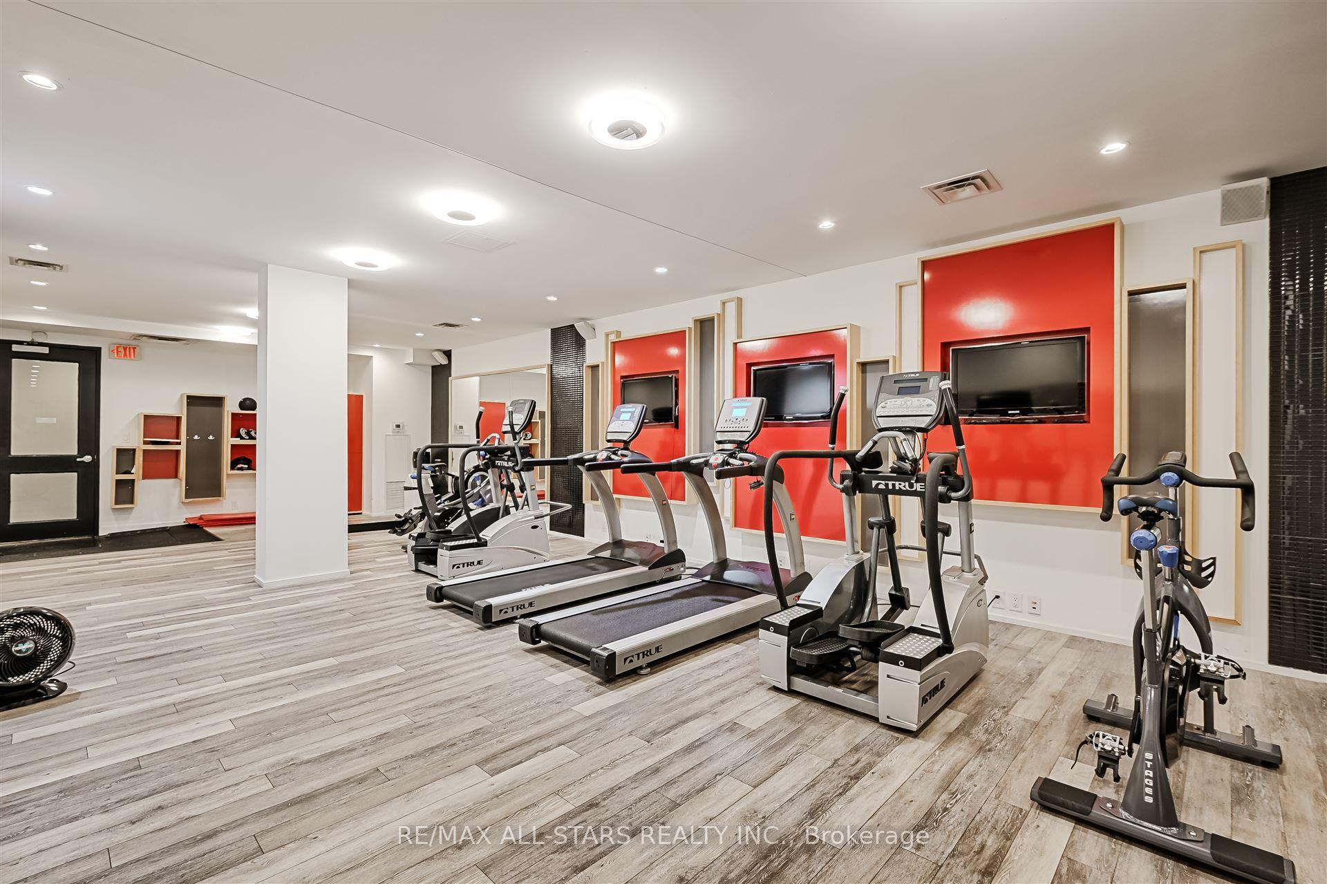 2 Bedrooms Condo at 510 King, Toronto For sale