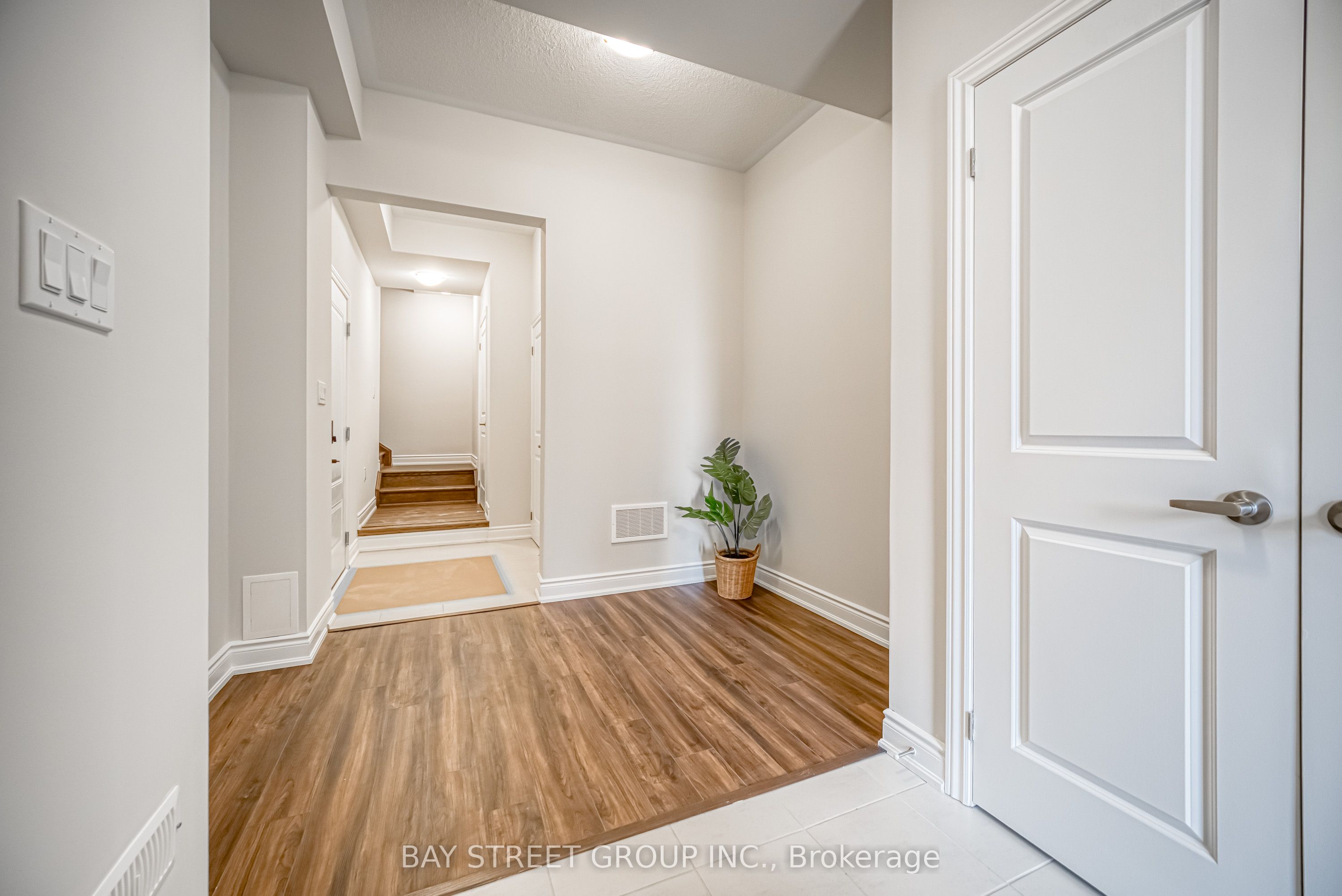 1411 Courtleigh Trail