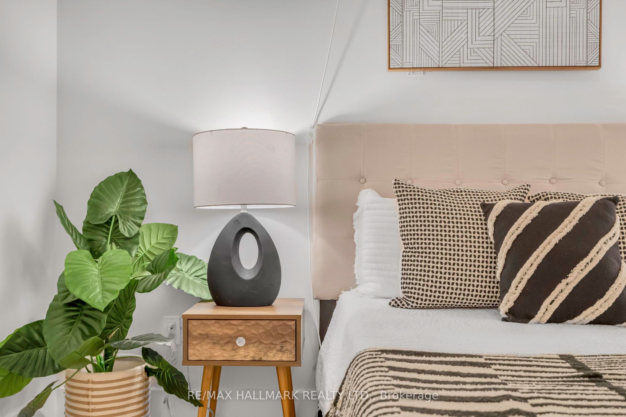 183 Dovercourt Road, #106