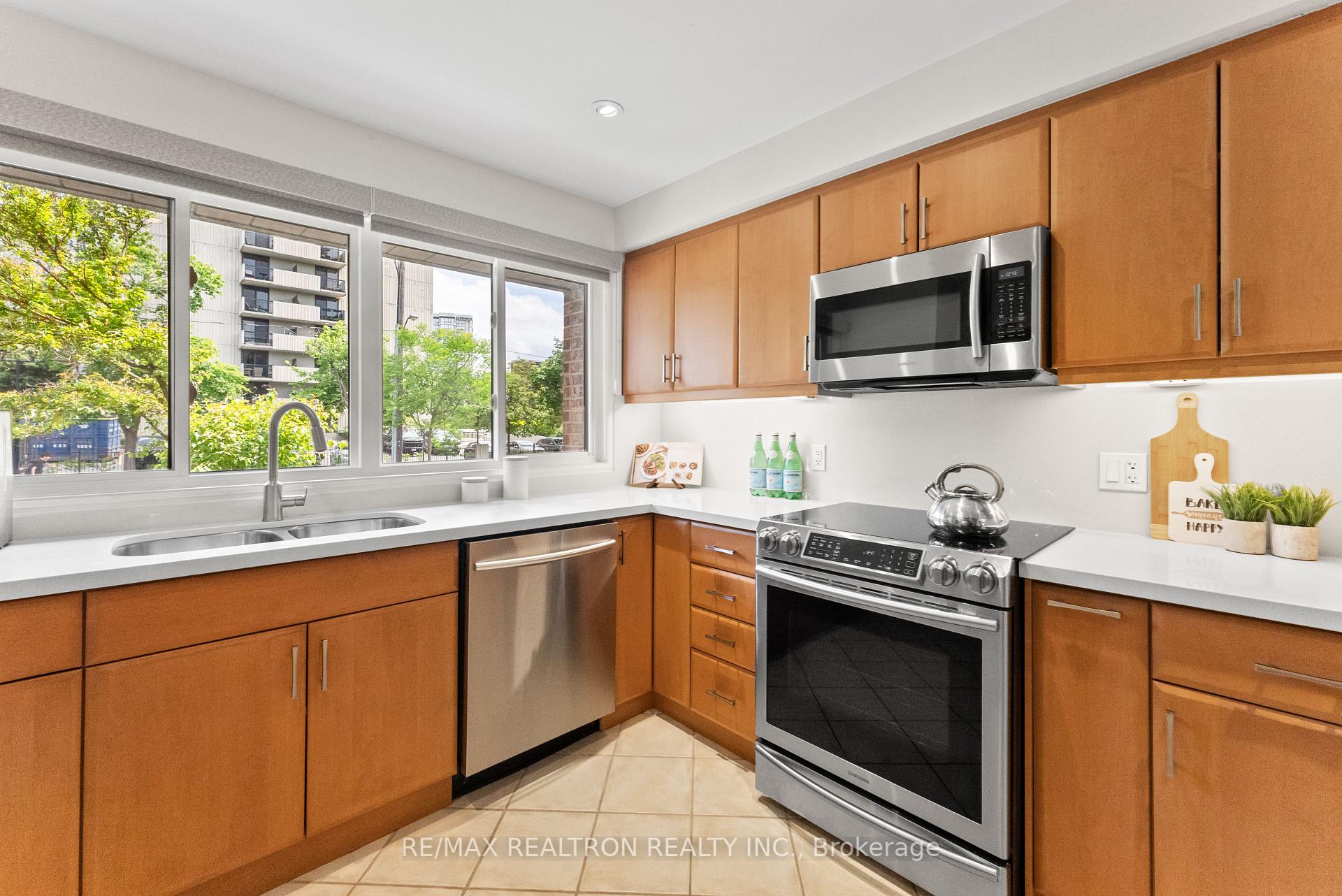 4 Bedrooms Condo at 316 Torresdale, Toronto For sale