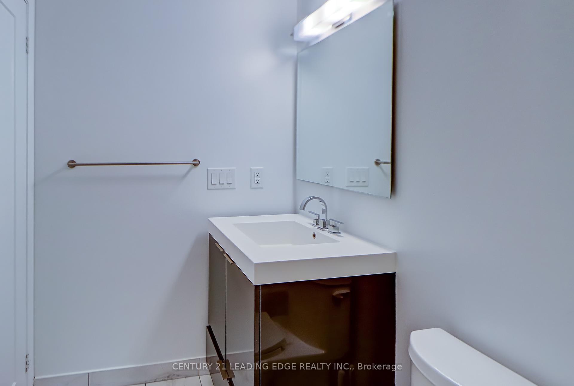 3 Bedrooms Condo at 318 Richmond,  Toronto For sale