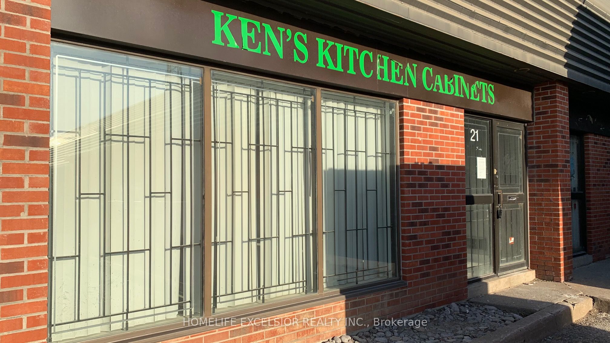 825 Denison Street, #21