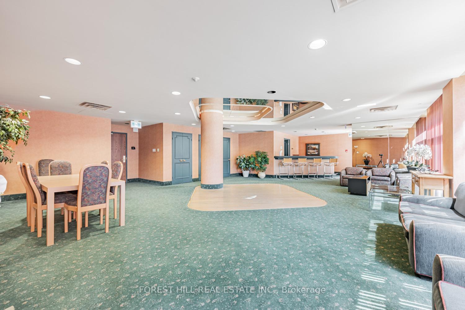 3 Bedrooms Condo at 900 Yonge, Toronto For sale