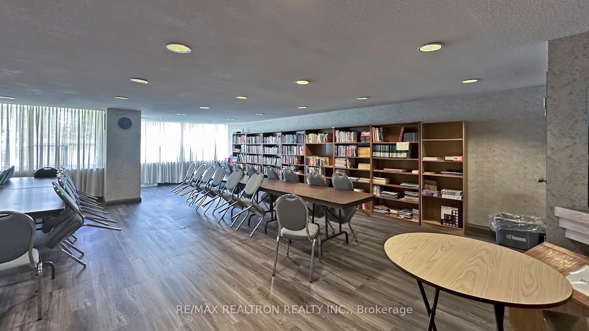 3 Bedrooms Condo at 45 Huntingdale, Toronto For sale