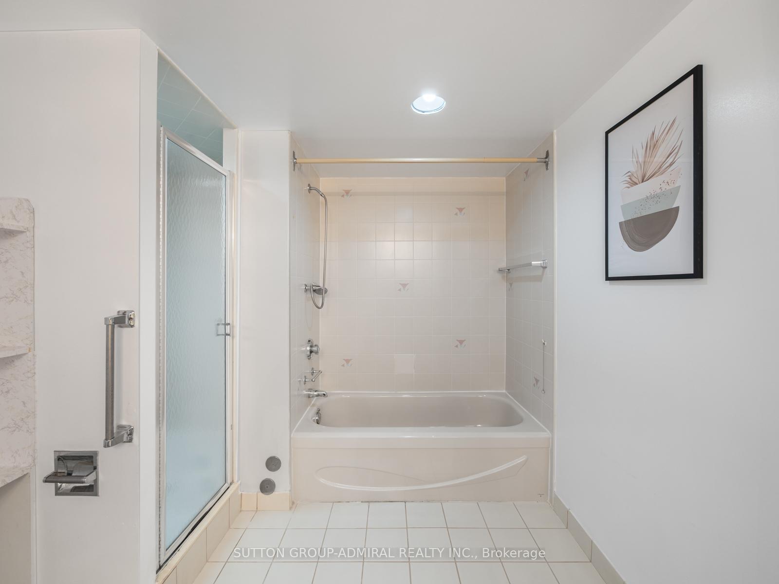 3 Bedrooms Condo at 175 Bamburgh, Toronto For sale